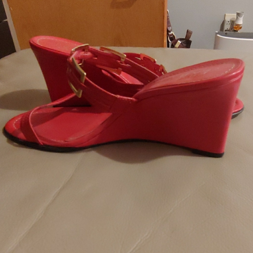 Sandals - Picture 2 of 3